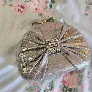 Silver Bow Clutch